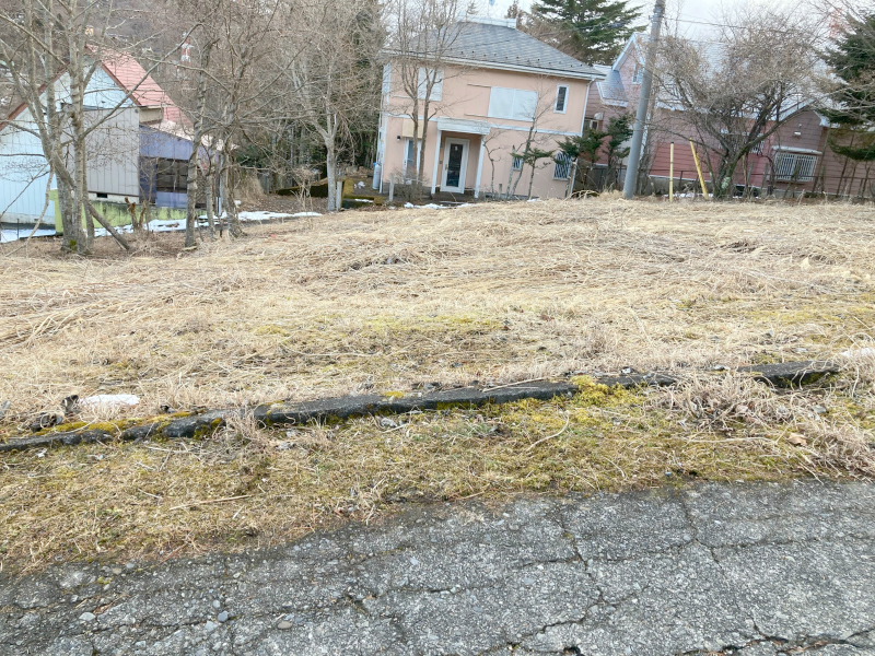売地(北側道路より南方向に撮影)